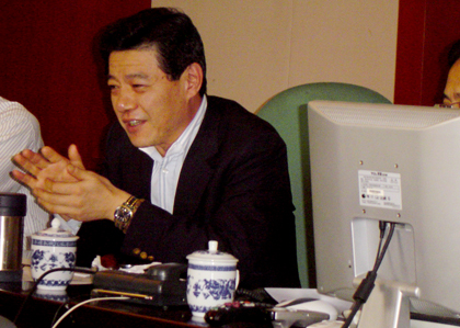 冠军瓷砖老总_地板瓷砖