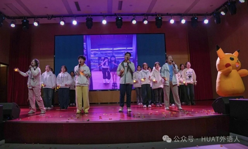 湖北汽车工业学院“南方略杯”第二届英语演讲比赛决赛圆满落幕5 湖北汽车工业学院“南方略杯”第二届英语演讲比赛决赛圆满落幕5