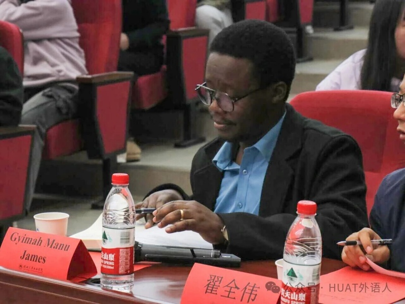 湖北汽车工业学院“南方略杯”第二届英语演讲比赛决赛圆满落幕6 湖北汽车工业学院“南方略杯”第二届英语演讲比赛决赛圆满落幕6